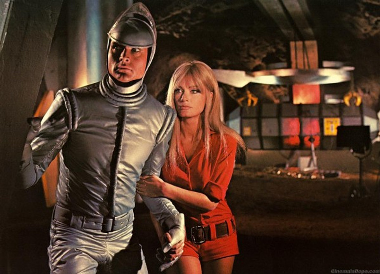 John Phillip Law y Marisa Mell en Diabolik