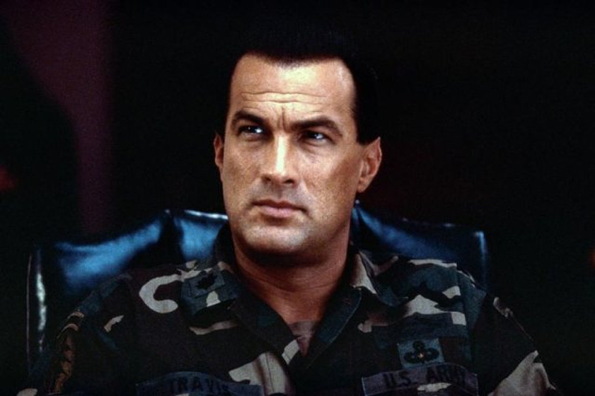 Steven Seagal en Decisión Crítica