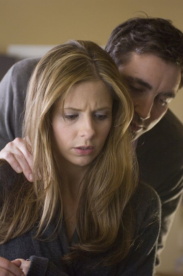 Sarah Michelle Gellar y Lee Pace en Posesión