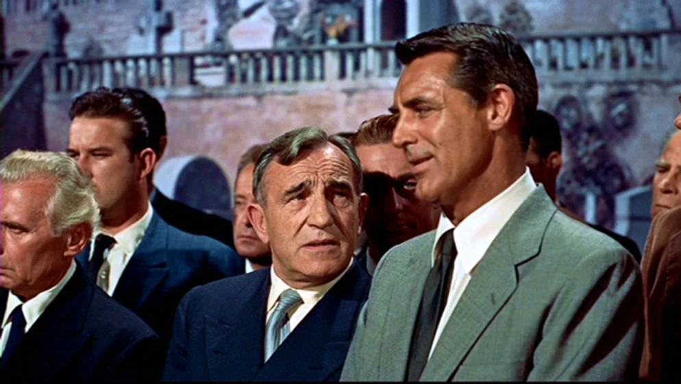 Cary Grant y Charles Vanel en atrapa-a-un-ladron