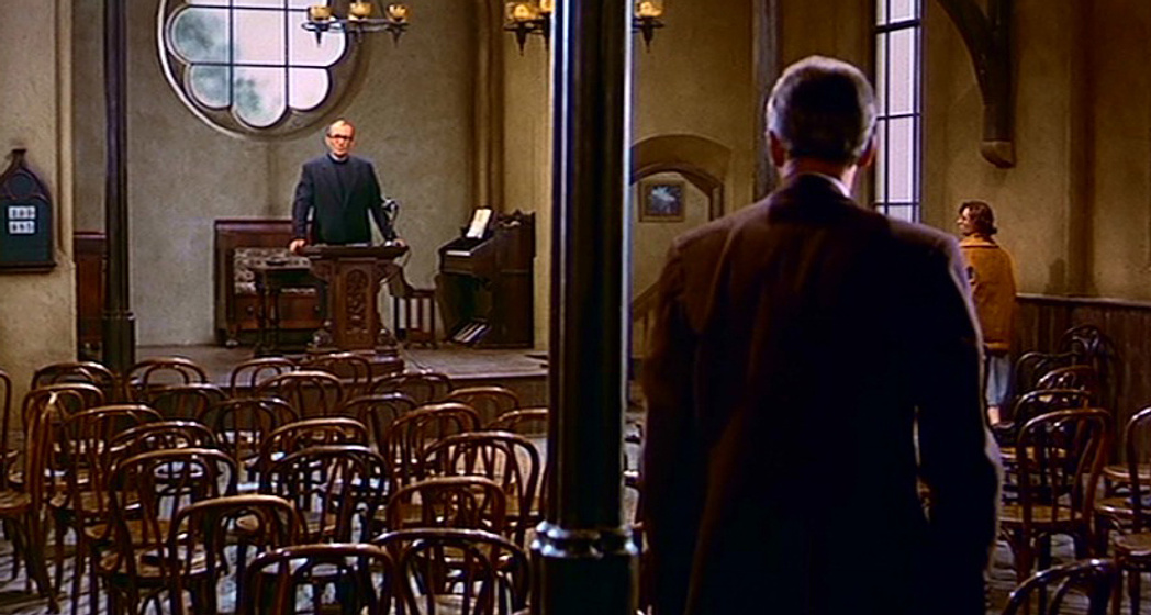 James Stewart y Bernard Miles en El Hombre que Sabía Demasiado