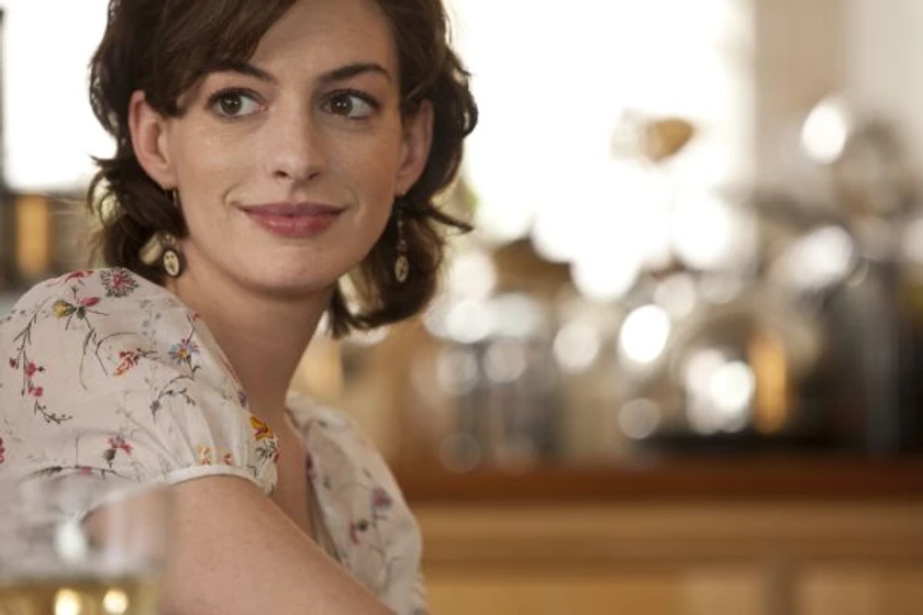 Anne Hathaway en one-day-siempre-el-mismo-dia