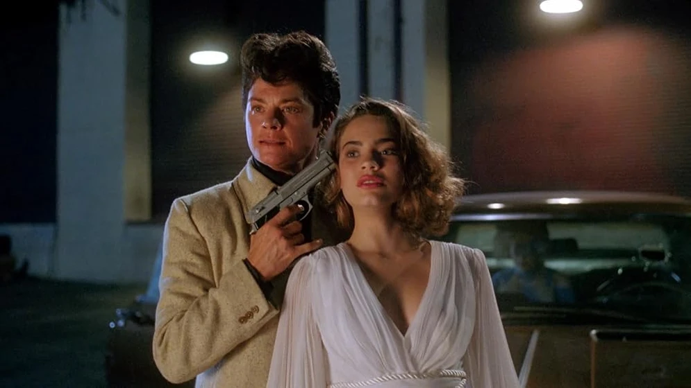 Meg Foster y Rebecca Herbst en shrunken-heads