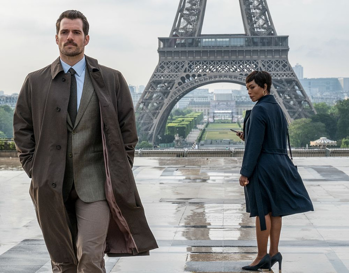 Angela Bassett y Henry Cavill en Mission: Impossible - Fallout
