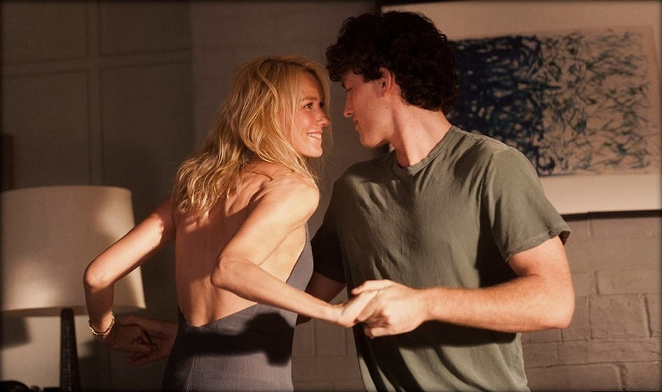 Naomi Watts y James Frecheville en Dos Madres Perfectas