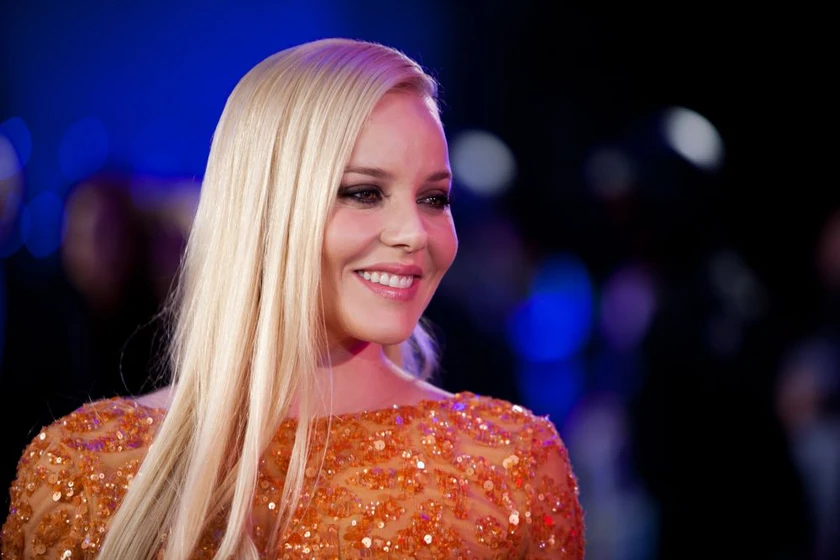 Abbie Cornish en robocop-2014 (Premiere Mundial en Londres. Febrero 2014)