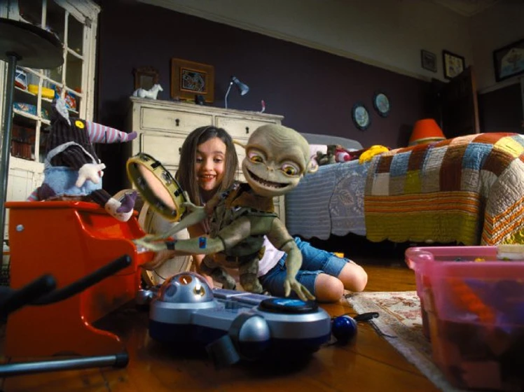 Ashley Boettcher en pequenos-invasores