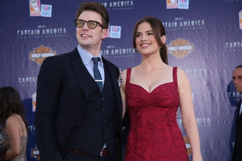 Chris Evans y Hayley Atwell en capitan-america-el-primer-vengador (Worl Premiere en Los Angeles. Julio 2011)