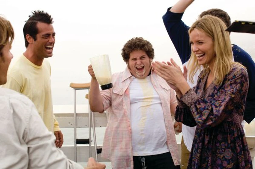 Ashley Scott y Jonah Hill en naturaleza-a-lo-bestia