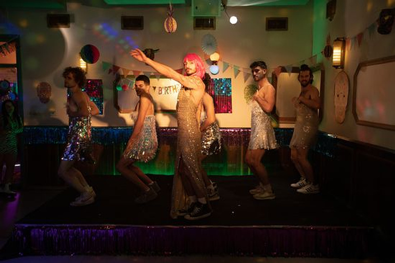 Imagen de A Man walks Down the Street