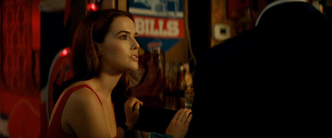 Zoey Deutch en Cómo Escapar de Búfalo