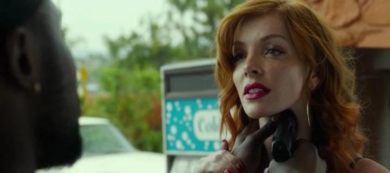 Nicole LaLiberte en smartass