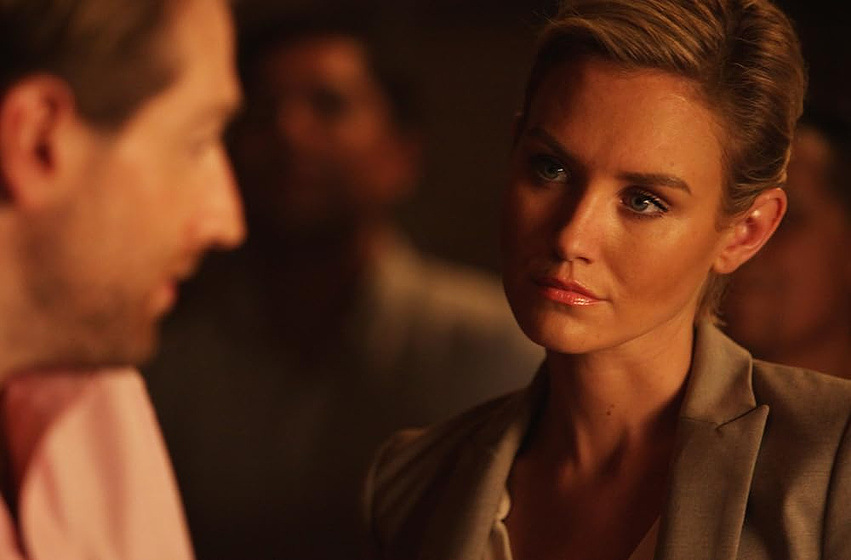 Nicky Whelan en rebirth-2016