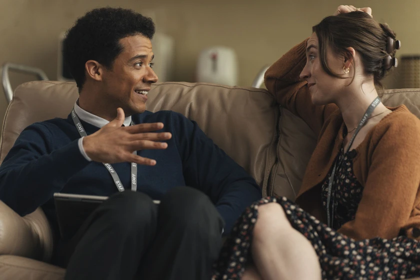 Saoirse Ronan y Jacob Anderson en bad-apples
