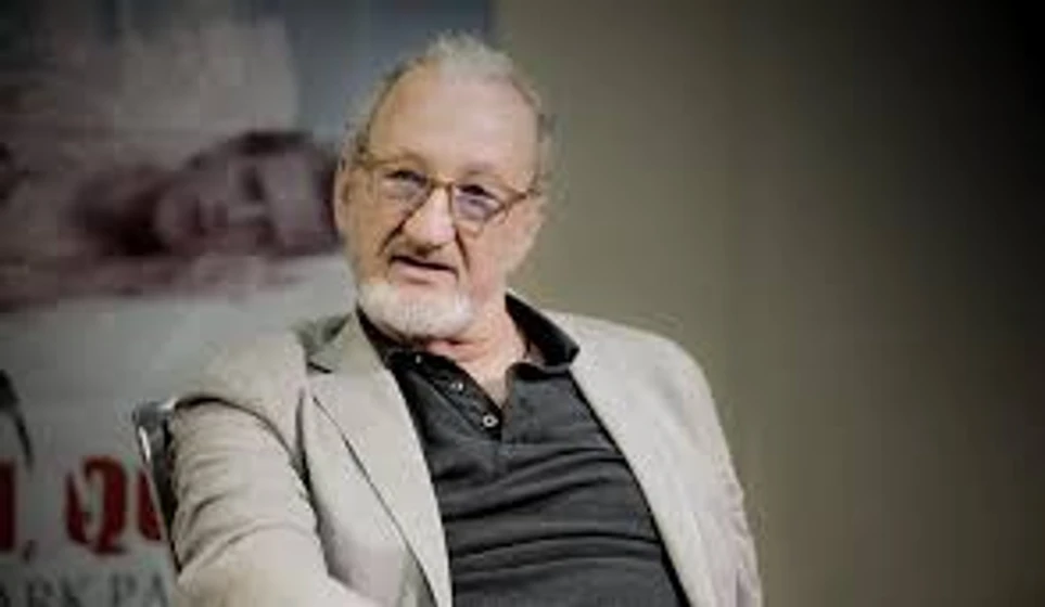 Robert Englund en scream-queen-my-nightmare-on-elm-street