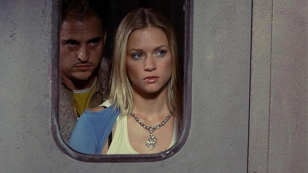 A.J. Cook y Michael DeLuise en bloodsuckers-2005