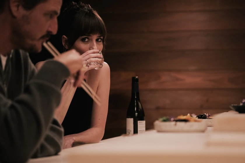 Dakota Johnson y Pedro Pascal en materialistas