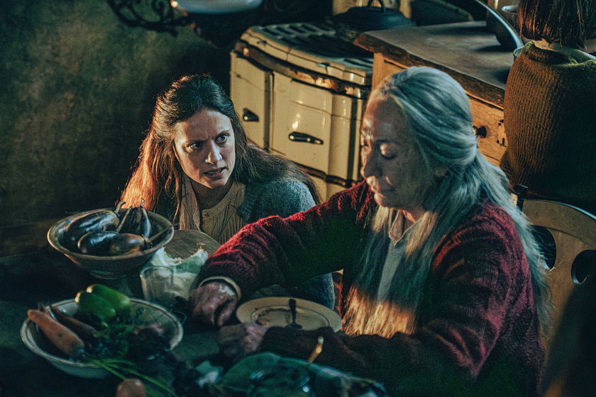 Michelle Jenner y Luisa Gavasa en el-nido-2026