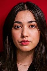 picture of actor Lauren Young