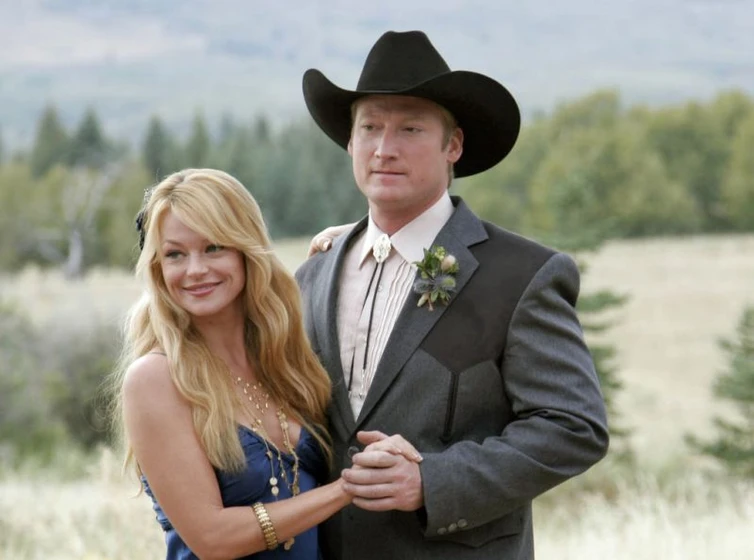 Aaron Pearl y Charlotte Ross en Valle de Sombras