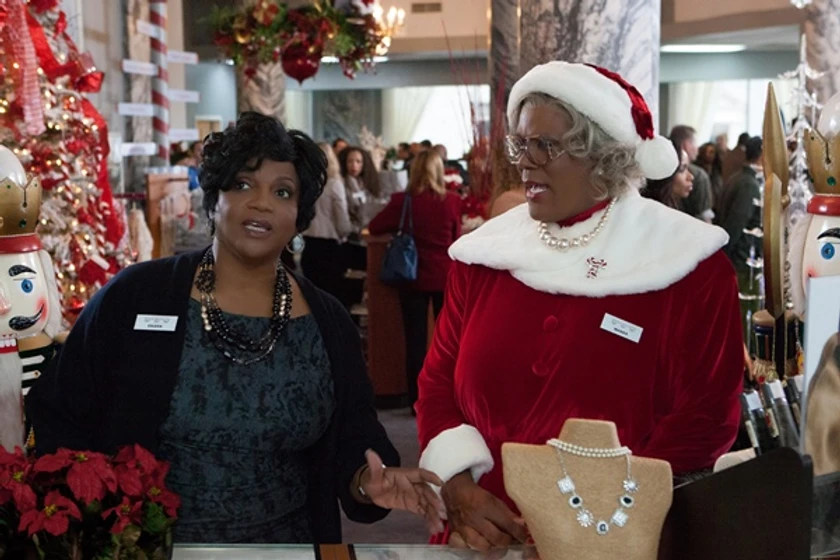 Anna Maria Horsford y Tyler Perry en a-madea-christmas