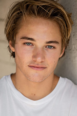picture of actor Mitchell Hoog
