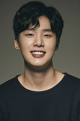 picture of actor Kim Dong-hee