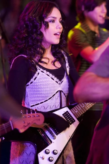 Vanessa Hudgens en school-rock-band