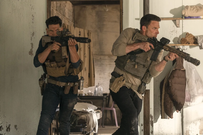 Ben Affleck y Jon Bernthal en el-contable-2