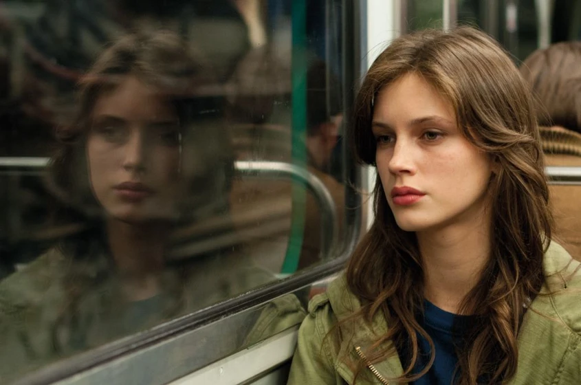 Marine Vacth en joven-y-bonita