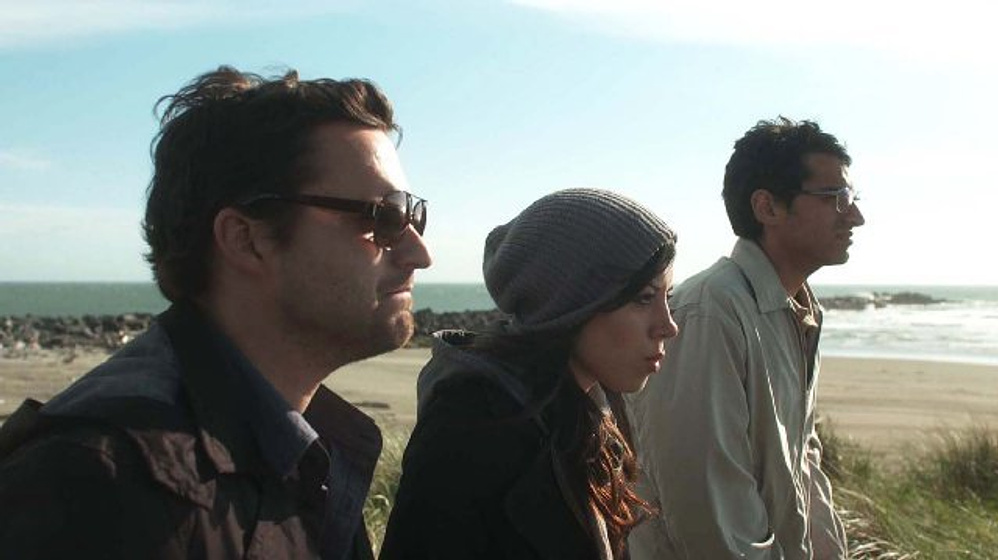 Aubrey Plaza y Karan Soni en Seguridad no garantizada