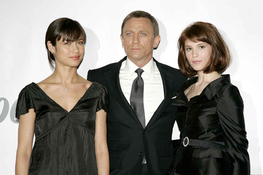Daniel Craig, Olga Kurylenko y Gemma Arterton en 007 Quantum of Solace