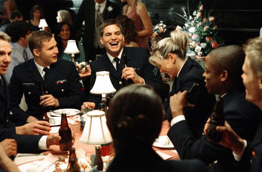 Ashton Kutcher en Guardianes de Altamar