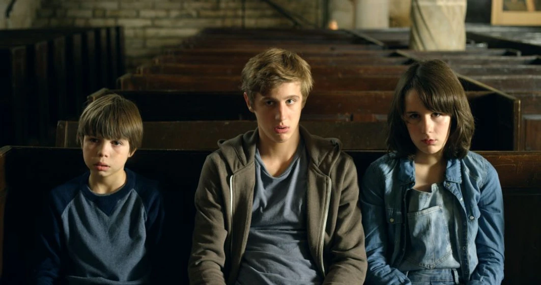 Alexandre Desrousseaux, Anna Lemarchand y Achille Potier en papa-o-mama