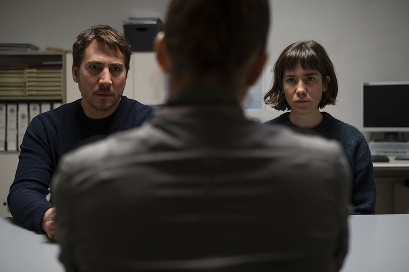 Alberto Ammann y Bruna Cusí en Upon Entry