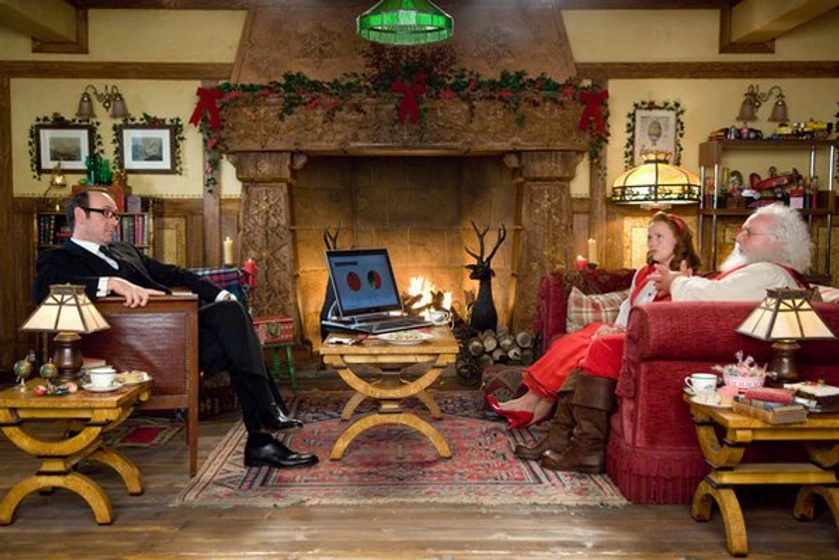 Kevin Spacey, Miranda Richardson y Paul Giamatti en fred-claus-el-hermano-gamberro-de-santa-claus