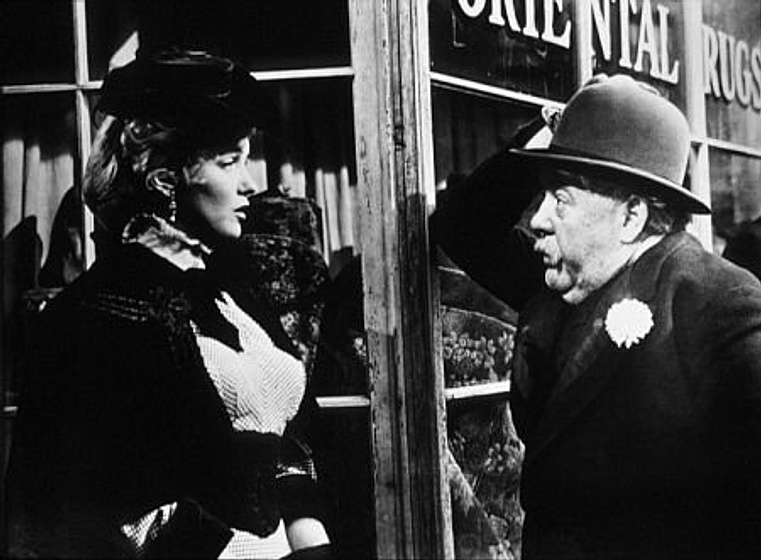 Marilyn Monroe y Charles Laughton en Cuatro Páginas de la Vida