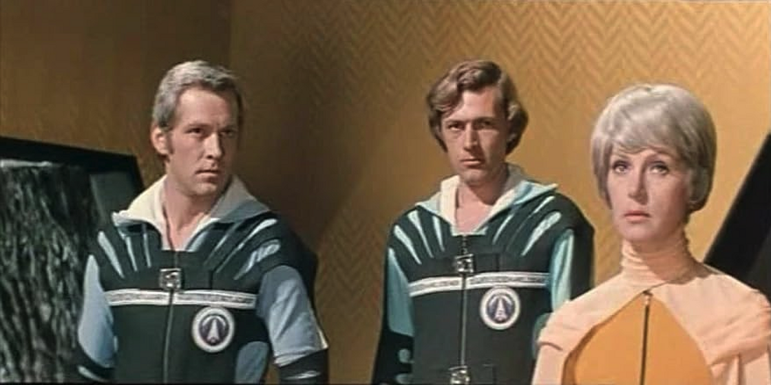 Vladimir Ivashov, Timofey Spivak y Valentina Titova en El Inspector Cósmico