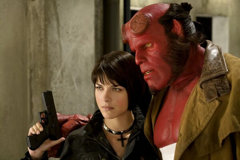 Ron Perlman y Selma Blair en Hellboy II: El Ejército Dorado