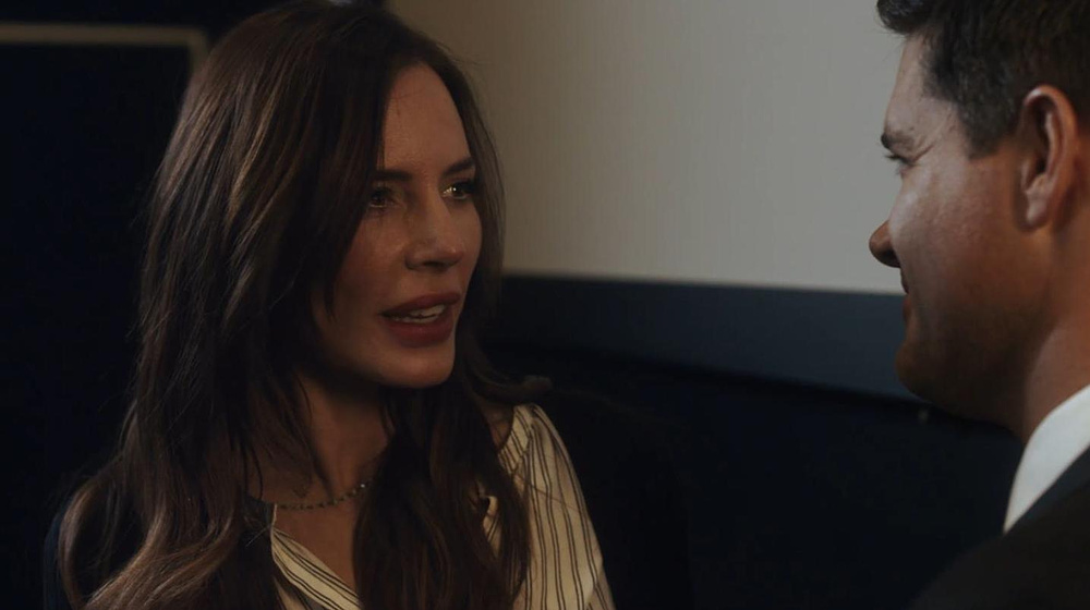 Krista Allen y Jeremy John Wells en Una Nueva Identidad