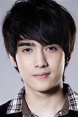 picture of actor Steven Isarapong Fuhrer