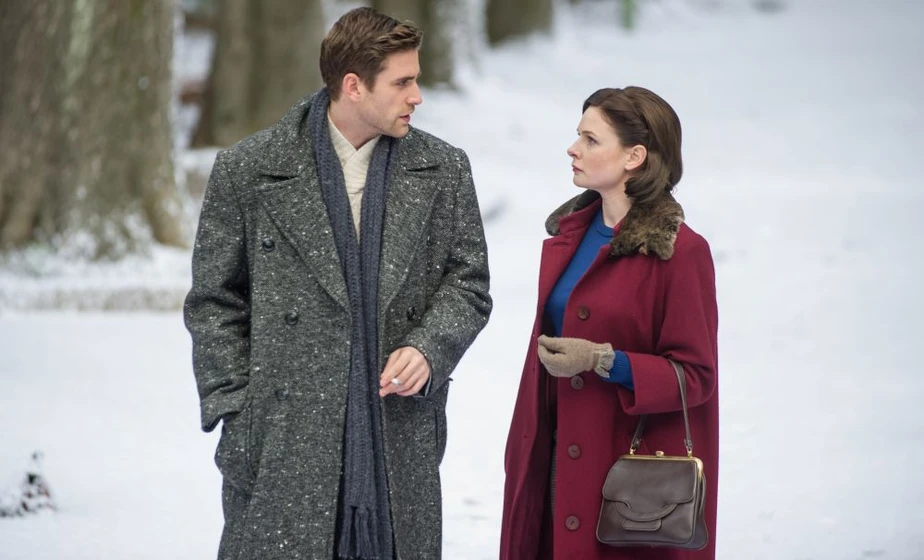 Oliver Jackson-Cohen y Rebecca Ferguson en cuando-cae-la-nieve