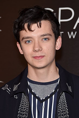 photo of person Asa Butterfield