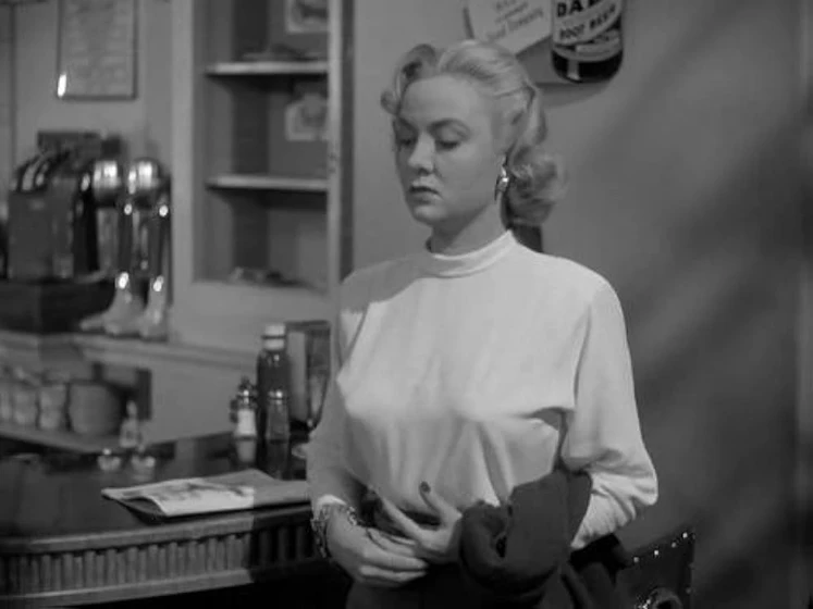 Audrey Totter en tension