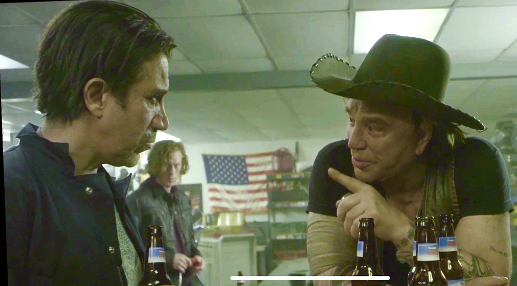 Mickey Rourke y Gianni Capaldi en el-comando