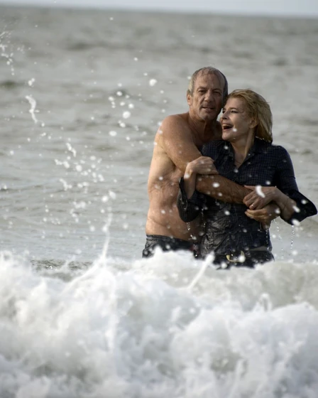 Fanny Ardant y Patrick Chesnais en mis-dias-felices