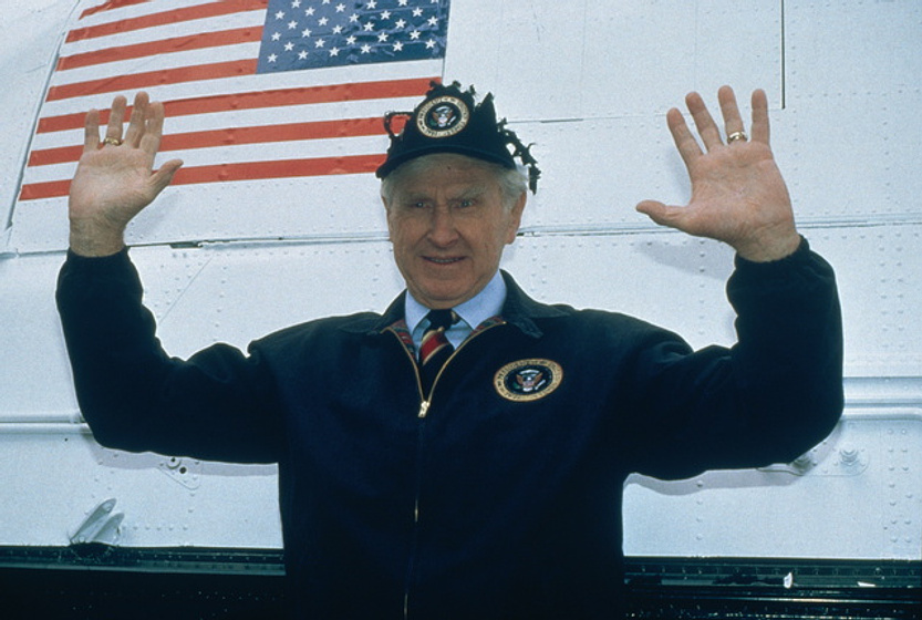 Lloyd Bridges en Hot Shots 2