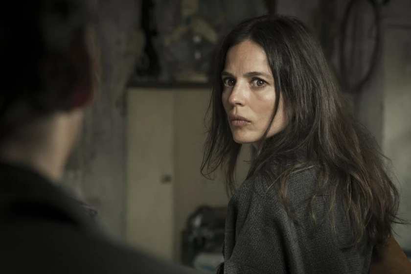 Elena Anaya en lejos-del-mar
