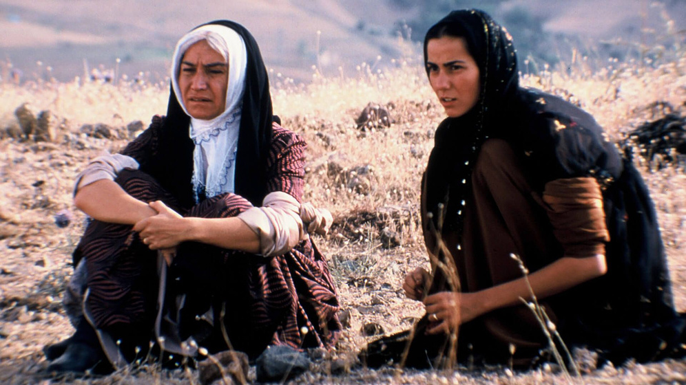 Demet Akbag y Zeynep Tokuş en vizontele-tuuba