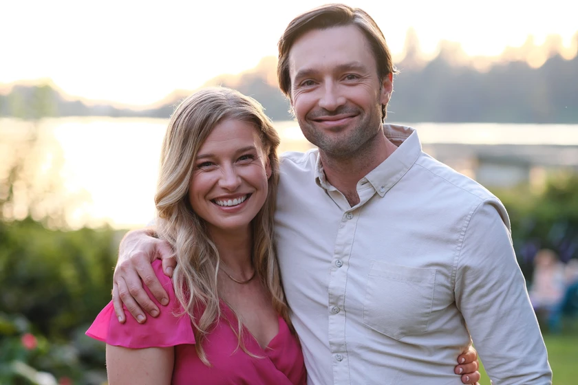 Ellen Woglom y Carlo Marks en amor-al-atardecer